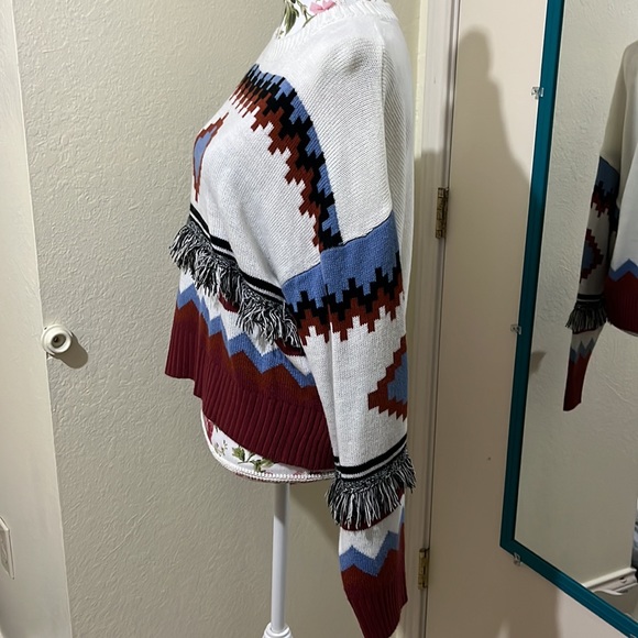 Chelsea and violet Tribal print sweater - Picture 8 of 10